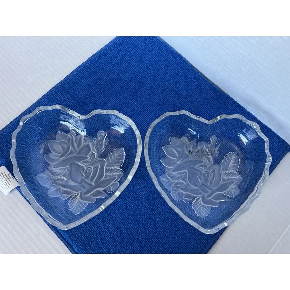 Set of 2 Vintage‎ Glass Heart Shaped Bowls With Frosted Roses  together -box